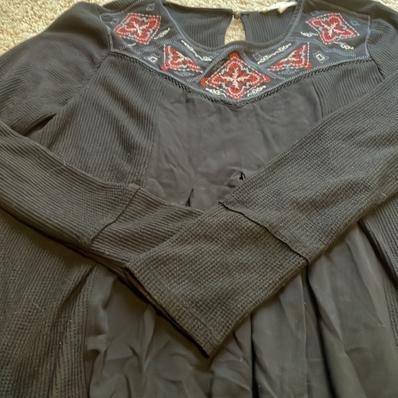 Alchemy Thread M Black Loose Thermal Long Sleeve Shirt Embroidered Women’s EUC - Picture 3 of 12